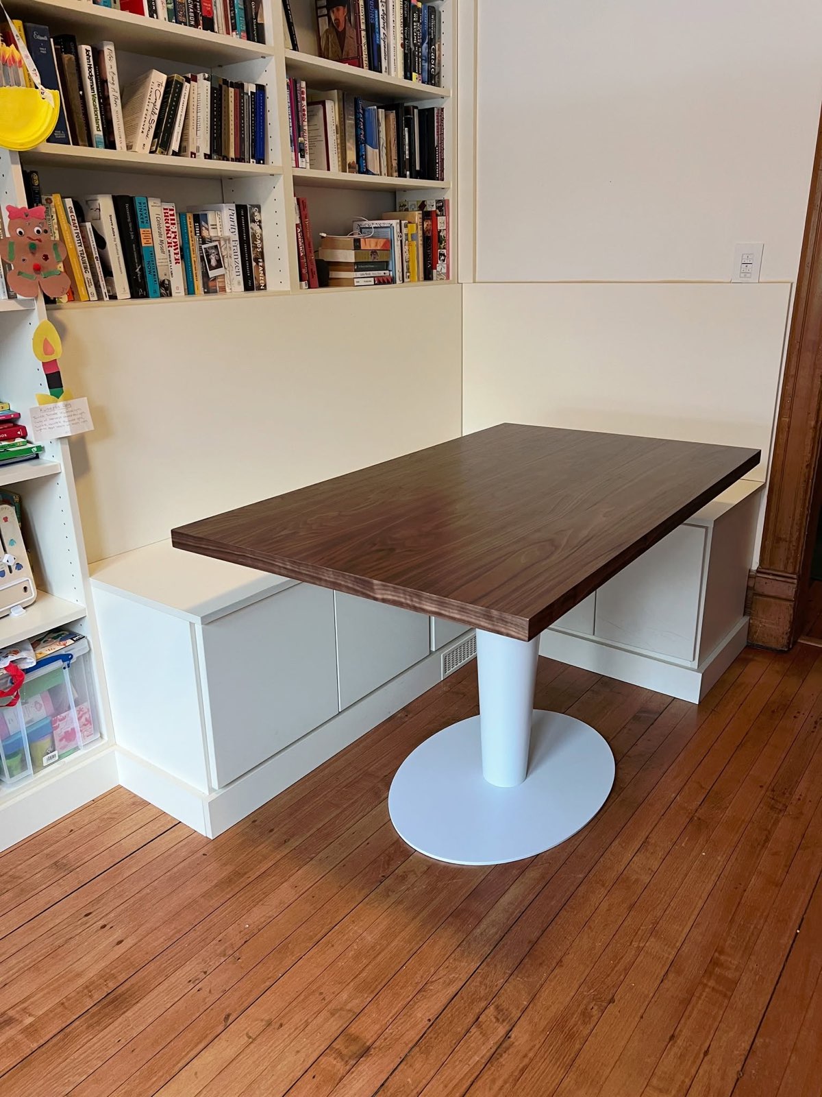 Dining Table and Banquette